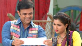 Badi Door Se Aaye Hain S01E120 BAIR Officer Gets The Tab Aliens Pray Full Episode