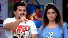 Badi Door Se Aaye Hain S01E49 Ghotalas New Stall Full Episode