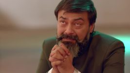 Adhe Kangal S01E53 Vedashree Is Free from the Spell Full Episode