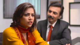 Aai Kuthe Kay Karte S01E16 Anirudh Consoles Sanjana Full Episode