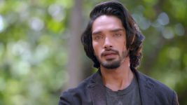 Adhe Kangal S01E52 Ansh Captures Piya Full Episode