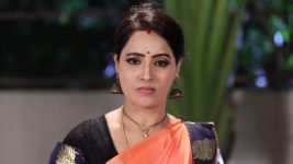 Avalum Naanum S01E129 Thiya Leaves Praveen's House Full Episode