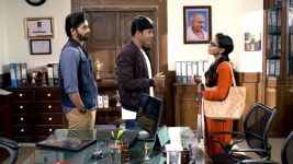 Chatriwali (Star Pravah) S01E368 Madhura Surprises Vikram Full Episode