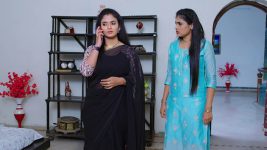 Chelleli Kaapuram S01E580 Sweety Fears the Worst Full Episode