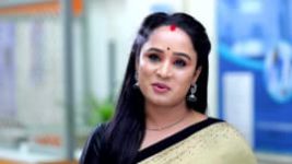 Deivam Thantha Poove S01E118 28th April 2022 Full Episode