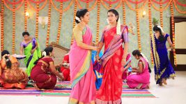 Eeramaana Rojaave S02E104 Devi Provokes Priya Full Episode