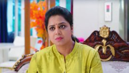 Karthika Deepam S01E1095 Roshini Demands Answers Full Episode