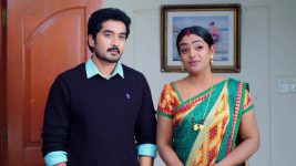 Karthika Deepam S01E1106 Deepa, Karthik Terrify Mounitha Full Episode