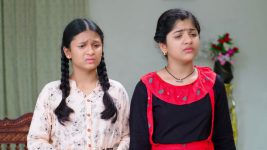 Karthika Deepam S01E1118 Sourya, Hima Seek Answers Full Episode