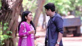 Kulaswamini S01E189 Rajas Rescues Arohi Full Episode