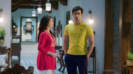 Lagnachi Bedi S01E112 Madhurani to the Rescue! Full Episode