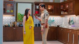 Lagnachi Bedi S01E133 Raghav Distributes Flowers Full Episode