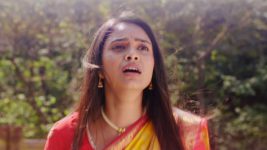 Lagnachi Bedi S01E25 Sindhu's Great Getaway! Full Episode