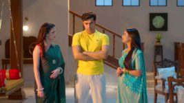 Lagnachi Bedi S01E63 Raghav Defends Sindhu Full Episode