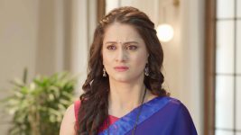 Lagnachi Bedi S01E81 Madhurani Puts a Proposal Full Episode