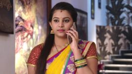 Mouna Raagam (Telugu) S01E109 Neelaveni Seeks Lucky's Help Full Episode