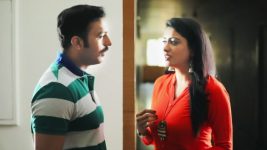 Nenjam Marapathillai S01E10 Sathya, Vikram in Love! Full Episode