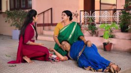 Paavam Ganesan S01E310 Eshwari is Hospitalised Full Episode