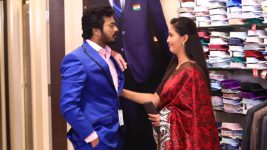 Paavam Ganesan S01E316 Guna, Ganesan on a Shopping Spree Full Episode