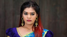 Senthoora Poove S01E99 Aishwarya Harbours Suspicions Full Episode