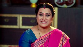 Srimathi Srinivas S01E43 Meenakshi Blesses Sridevi Full Episode