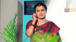 Srimathi Srinivas S01E66 Meenakshi Gives a Suggestion Full Episode
