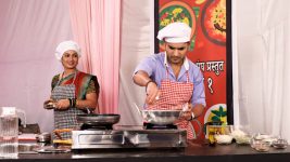Sukh Mhanje Nakki Kay Asta S01E569 Jaydeep, Gauri Cook Together Full Episode