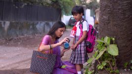 Swabhimaan Shodh Astitvacha S01 E548 Pallavi Helps a Lost Child