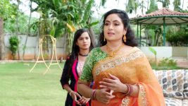 Vadinamma S01E628 Dhamayanthi Creates a Scene Full Episode