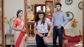 Vandhaal Sridevi S01E260 17th April 2019 Full Episode