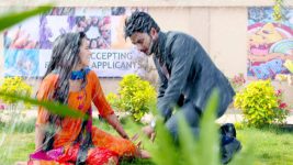 Ye Maaya Chesave S01E28 Ajit Tends to Vividha Full Episode