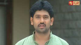 Deivam Thandha Veedu S08E18 Ram looks for Seetha Full Episode