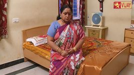 Deivam Thandha Veedu S12E28 Priya poisons Sumitra's mind Full Episode