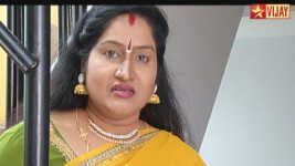Deivam Thandha Veedu S14E26 Malathi wants her gold back! Full Episode