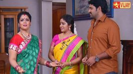 Deivam Thandha Veedu S17E46 Chitradevi Forgives Seeta Full Episode
