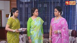 Deivam Thandha Veedu S18E38 Chitradevi and Kamala Argue Full Episode