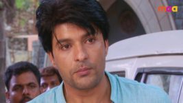 Eetaram Illalu S04E49 Surya Rams His Vehicle Full Episode