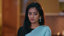 Idhayathai Thirudathey S01E923 29th December 2021 Full Episode