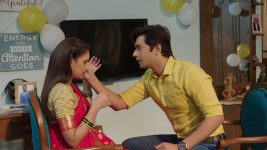 Lagnachi Bedi S01 E265 Raghav Tends to Sindhu
