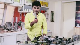 Lek Mazhi Ladki S09E37 Saket Threatens To Kill Himself Full Episode