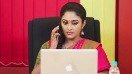 Maapillai S02E34 Jaya Receives An Unexpected Call Full Episode
