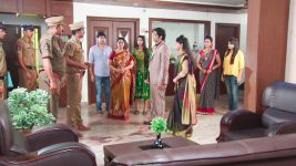 Malleeswari S02E106 Rajagopal Is Arrested! Full Episode
