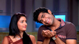Badi Door Se Aaye Hain S01 E176 Varsha Receives a Secret Message