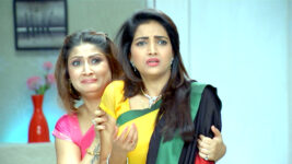 Badi Door Se Aaye Hain S01 E360 Vasant Gets Tortured