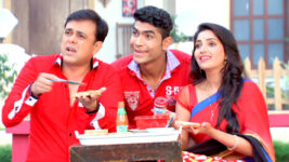 Badi Door Se Aaye Hain S01 E464 Padosi Dharam