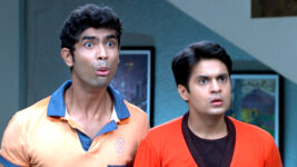 Badi Door Se Aaye Hain S01 E60 Vasant Has 16 Hours to Save 333
