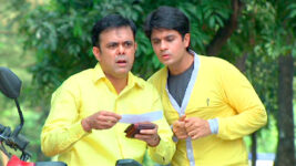 Badi Door Se Aaye Hain S01 E94 Roni and Lisa's Secret