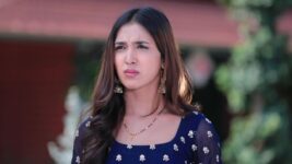 Kannadathi S01 E798 Sanya arrives at the function