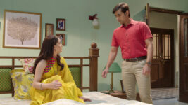 Lagnachi Bedi S01 E340 Raghav, Madhurani Discuss