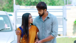 Nuvvu Nenu Prema S01 E244 Vikramaditya to the Rescue